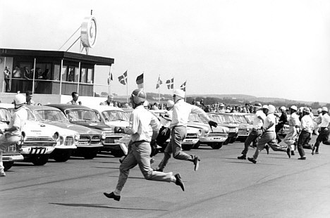 I 1966 blev det første Mini Le Mans kørt på FDM Jyllandsringen. Siden da er der sket meget, bl.a. med sikkerheden, hvor den gammeldags Le Mans-start, hvor kørerne skulle løbe hen til deres biler, ikke længere anvendes.